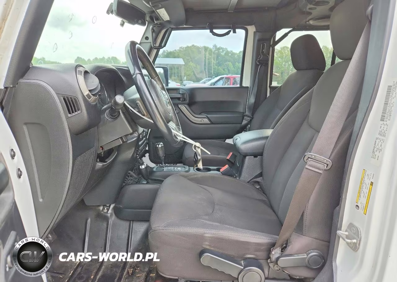 2014 Jeep Wrangler Unlimited Sport VIN:1C4BJWDG3EL244019 - 7