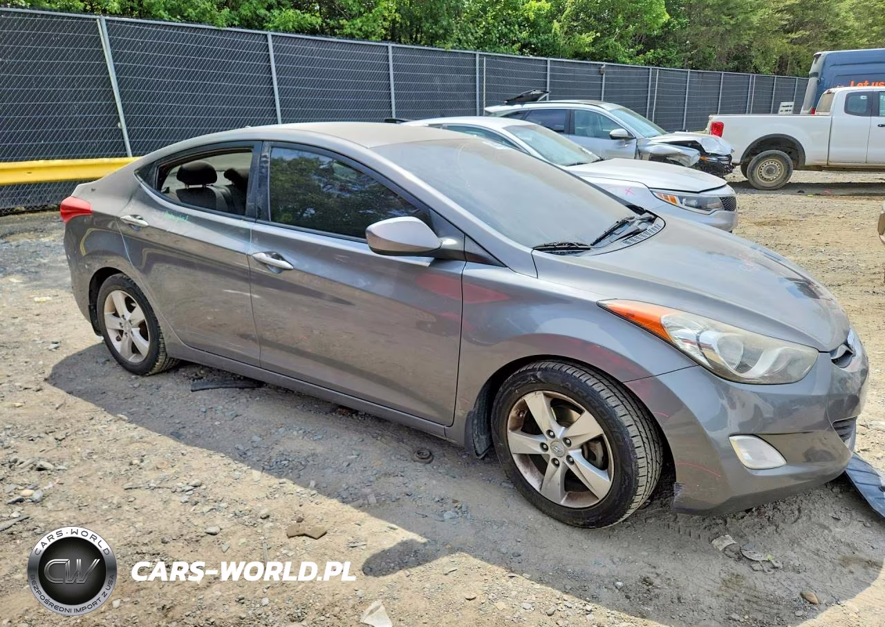2013 Hyundai Elantra Gls VIN:5NPDH4AE1DH183896 - 4
