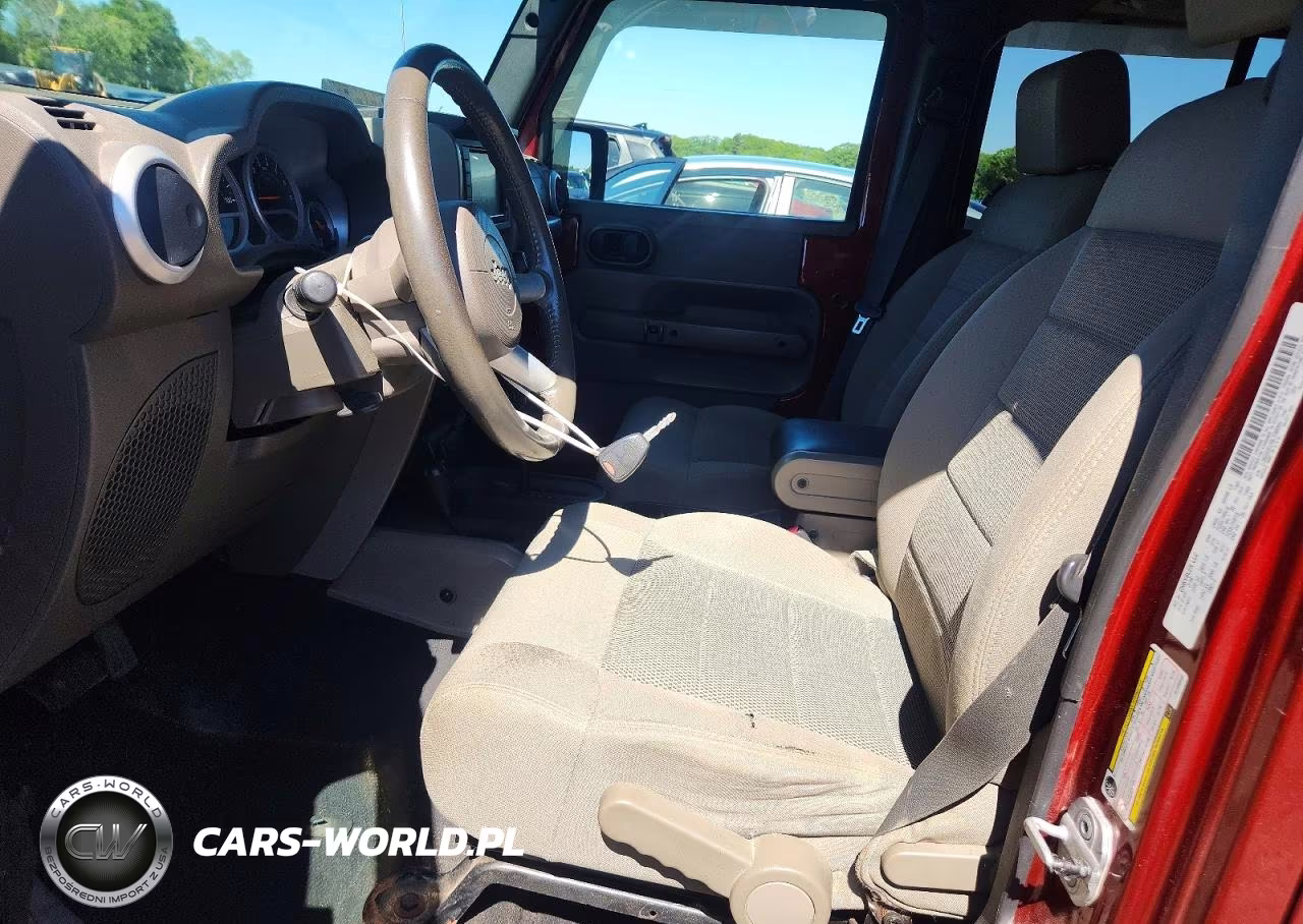 2008 Jeep Wrangler Unlimited Sahara VIN:1J8GA59148L598004 - 7
