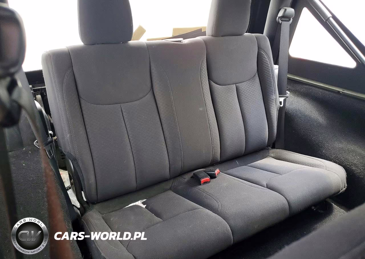 2015 Jeep Wrangler Sport VIN:1C4AJWAGXFL647903 - 10