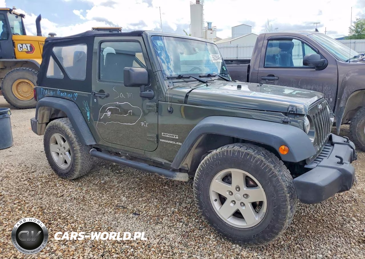 2015 Jeep Wrangler Sport VIN:1C4AJWAGXFL647903 - 4
