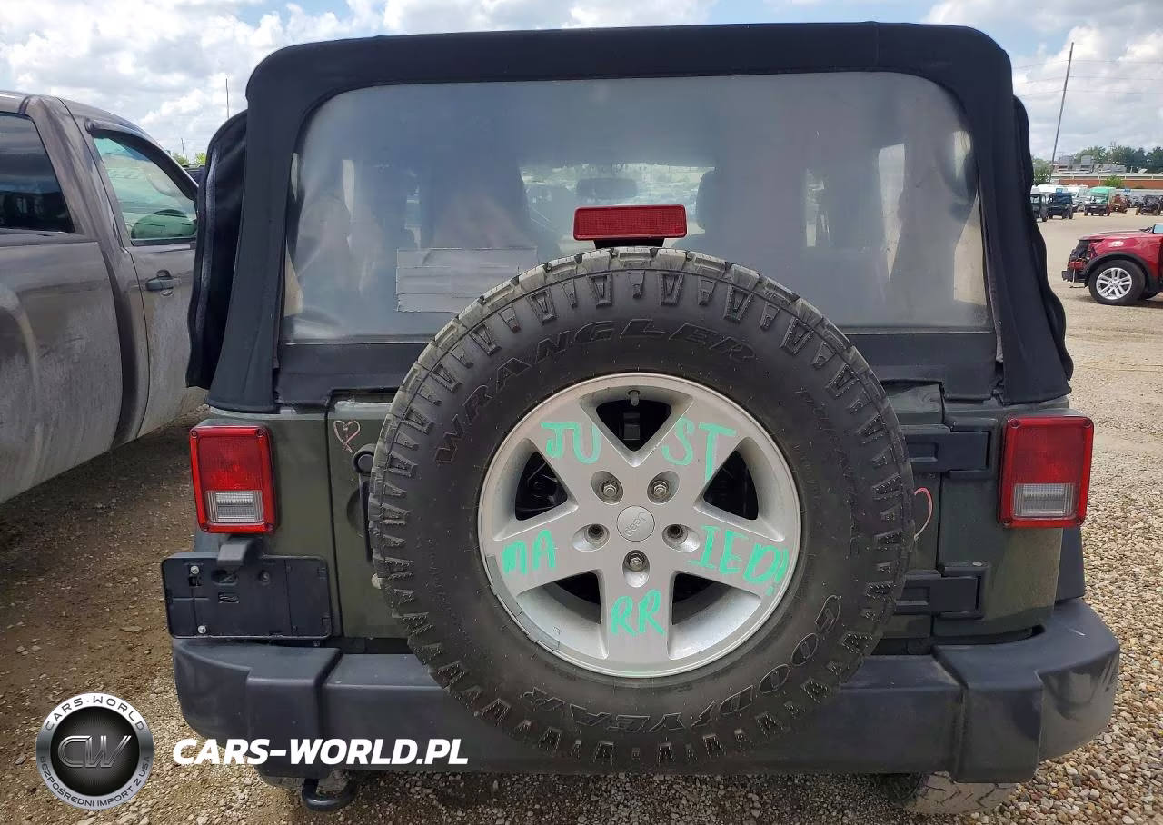 2015 Jeep Wrangler Sport VIN:1C4AJWAGXFL647903 - 6