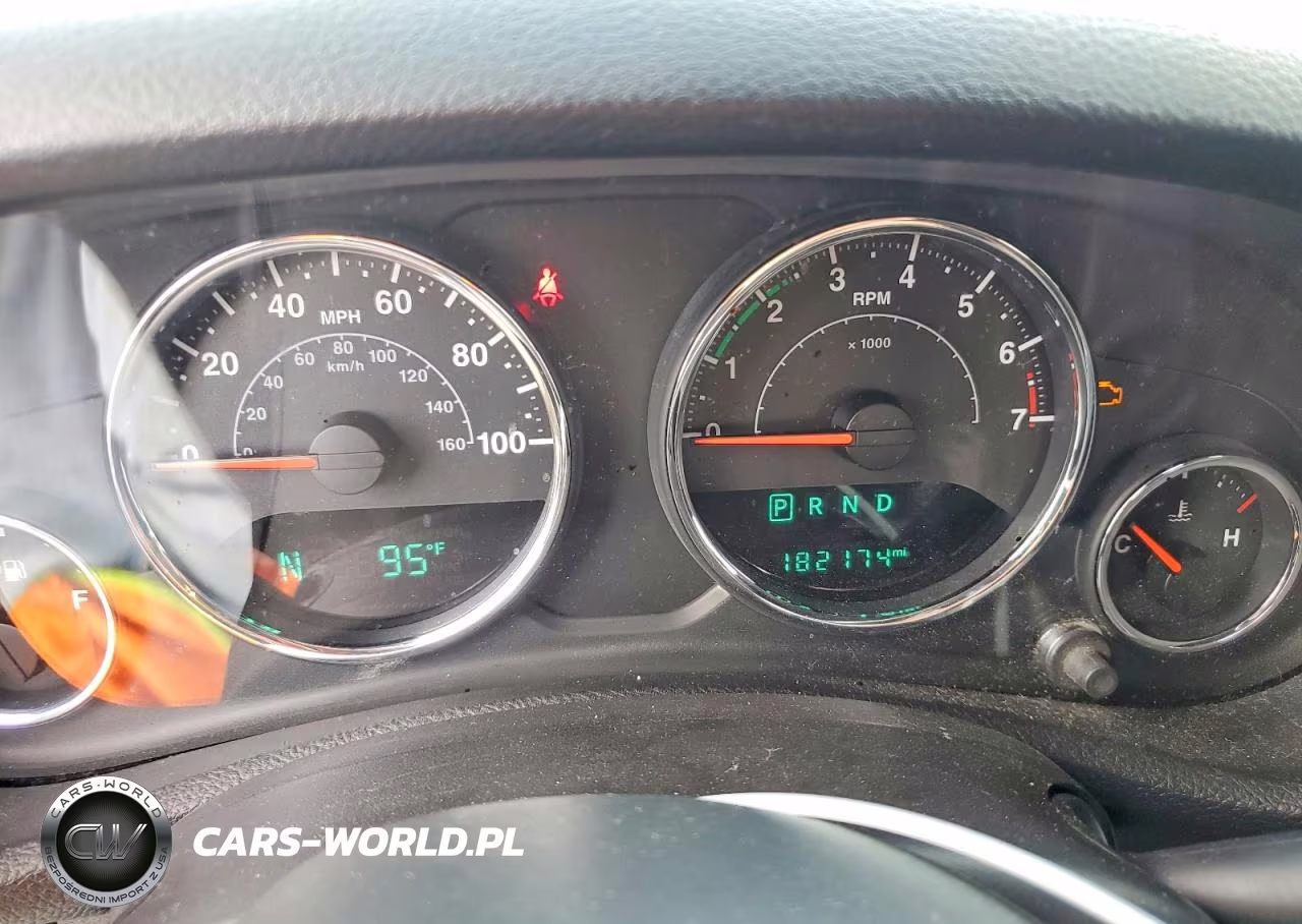 2015 Jeep Wrangler Sport VIN:1C4AJWAGXFL647903 - 9