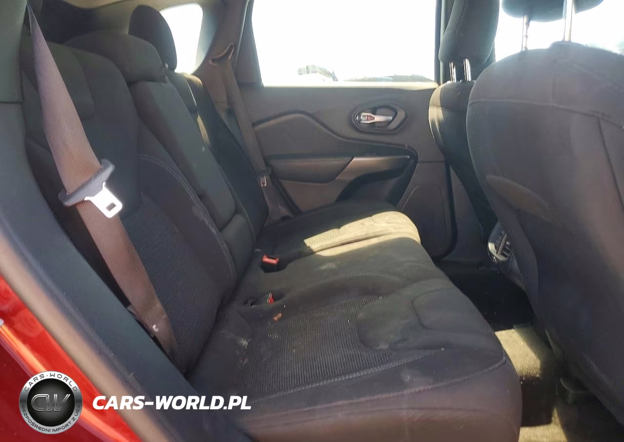 2019 Jeep Cherokee Latitude VIN:1C4PJLCB7KD488241 - 10
