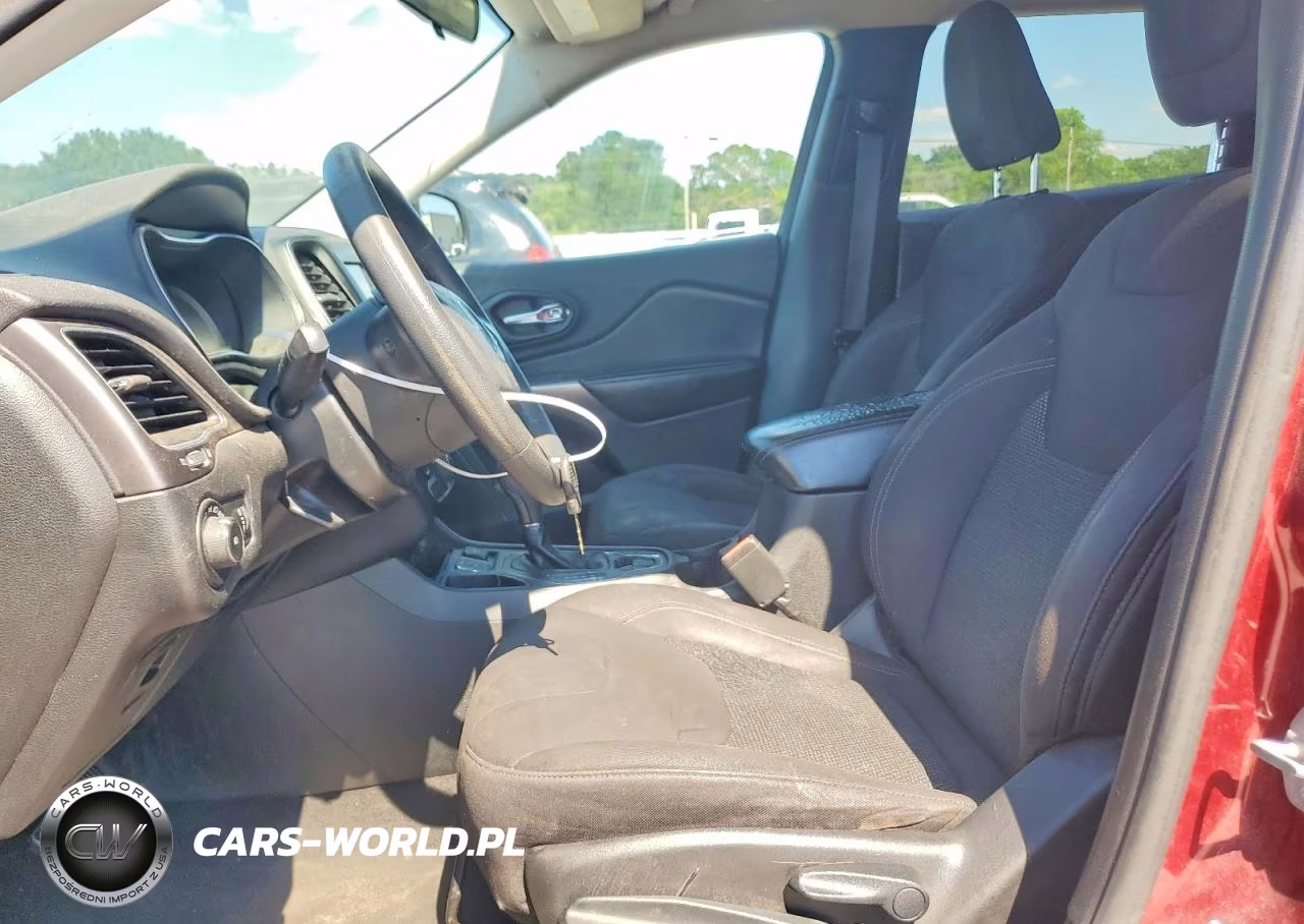 2019 Jeep Cherokee Latitude VIN:1C4PJLCB7KD488241 - 7