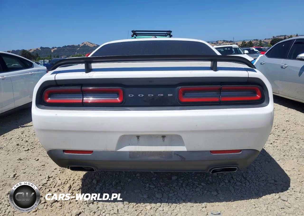 2015 Dodge Challenger Sxt VIN:2C3CDZAGXFH717693 - 6