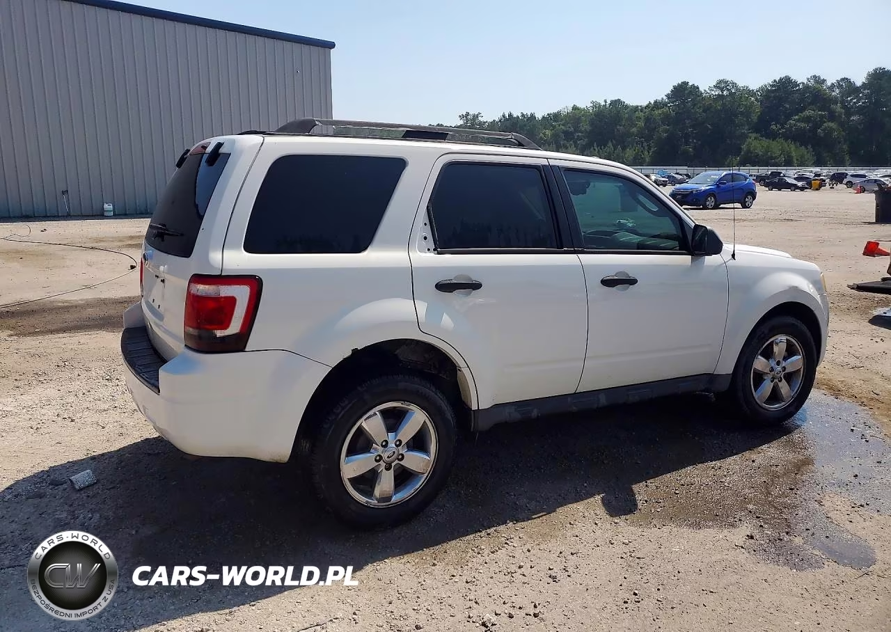 2009 Ford Escape Xlt VIN:1FMCU03729KA56965 - 3