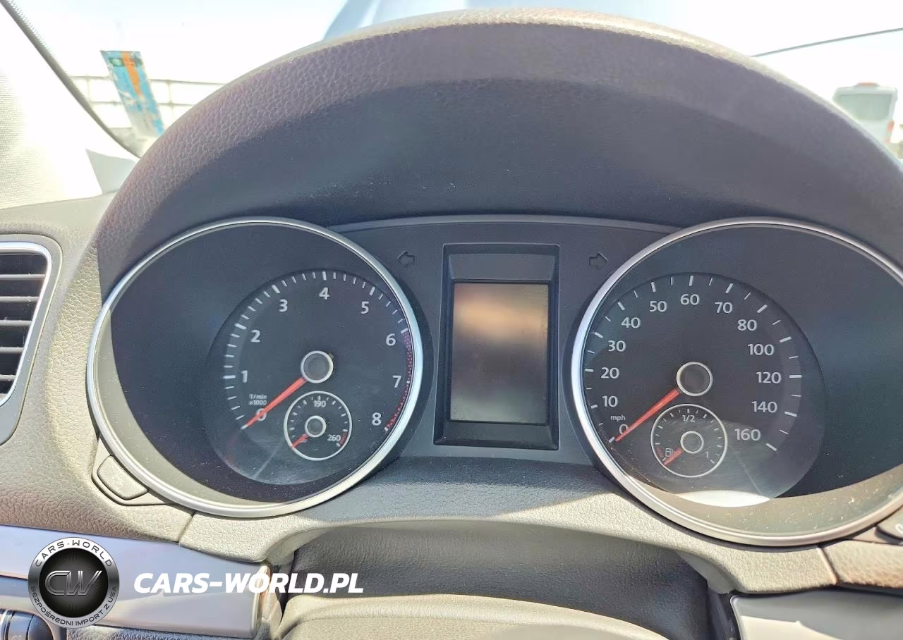 2010 Volkswagen Golf VIN:WVWAB7AJ0AW319945 - 9
