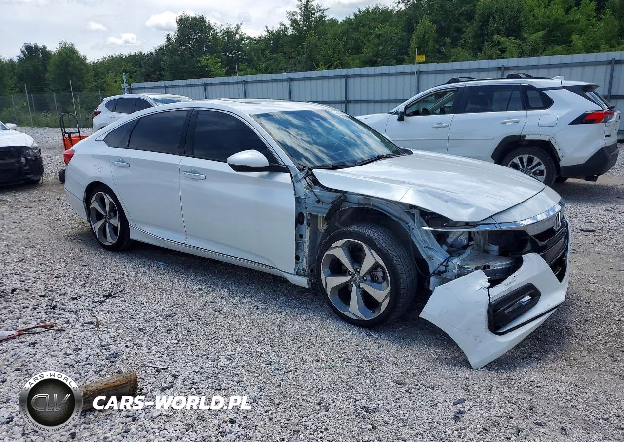 2018 Honda Accord Touring VIN:1HGCV1F91JA167667 - 4
