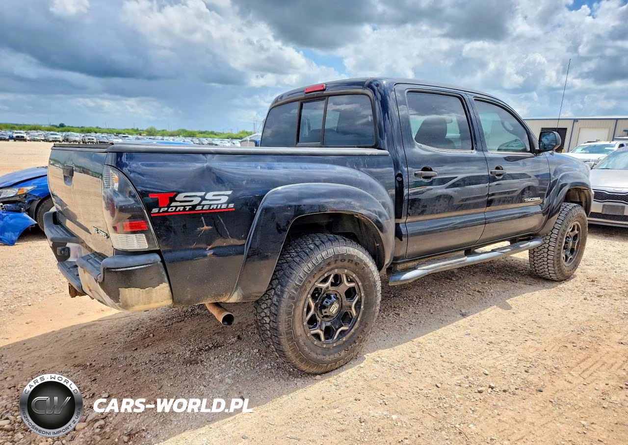 2015 Toyota Tacoma V6 VIN:5TFLU4ENXFX121535 - 3