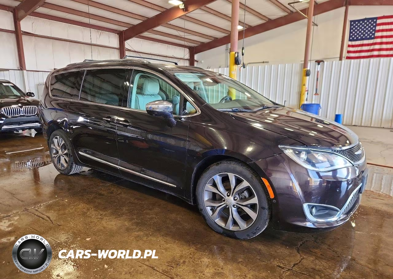 2017 Chrysler Pacifica Limited VIN:2C4RC1GG1HR608490 - 4