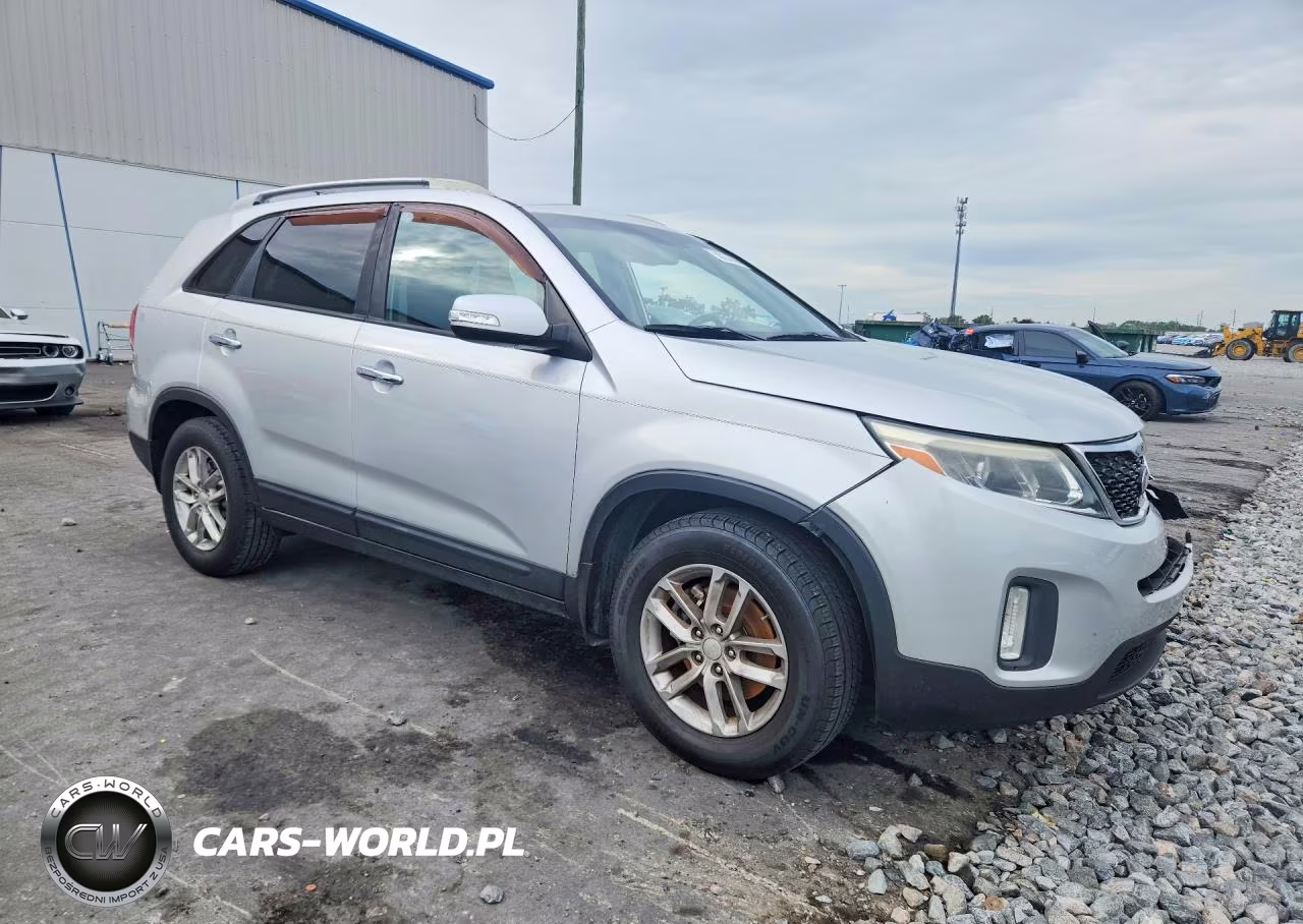 2015 Kia Sorento Lx VIN:5XYKT4A64FG631038 - 4
