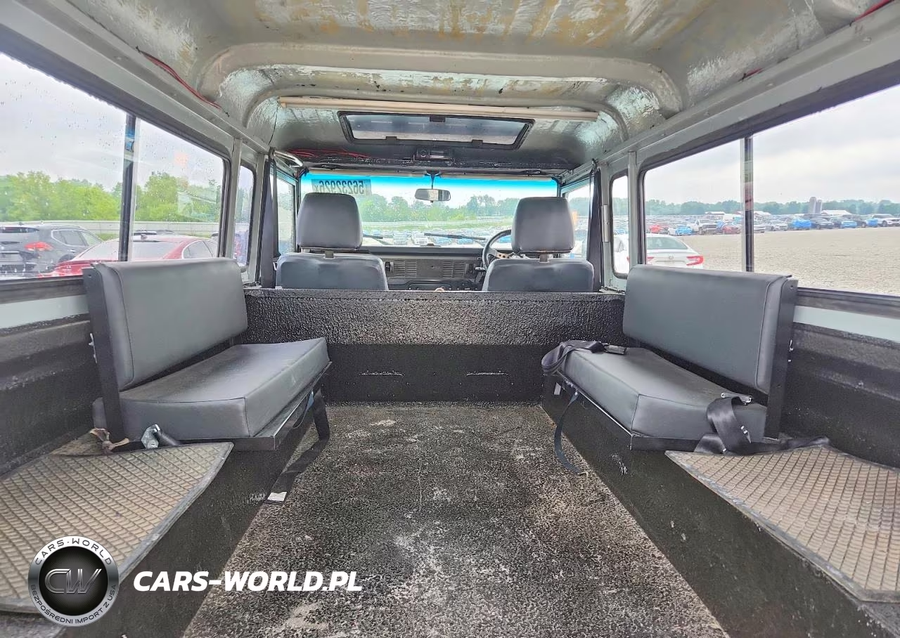 1994 Land Rover Defender 110 Base VIN:SALLDHAV7MA952572 - 11