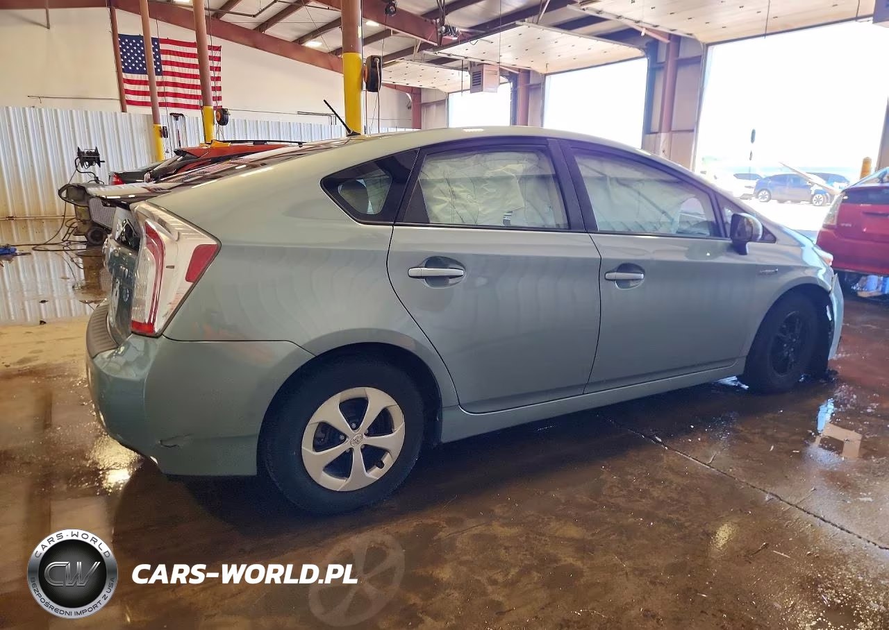 2014 Toyota Prius Two VIN:JTDKN3DU0E1782231 - 3