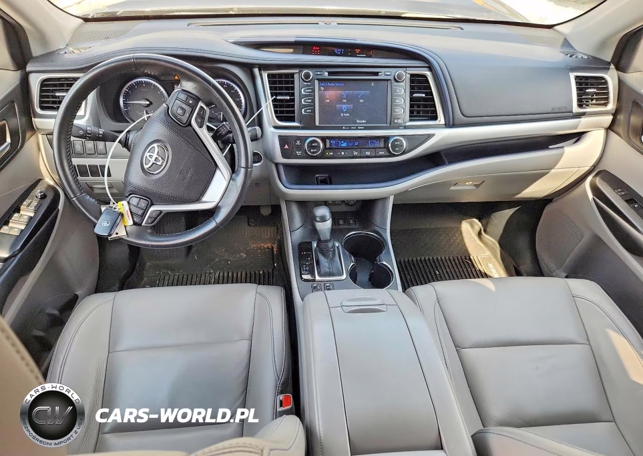 2018 Toyota Highlander Xle VIN:5TDJZRFH2JS536278 - 8