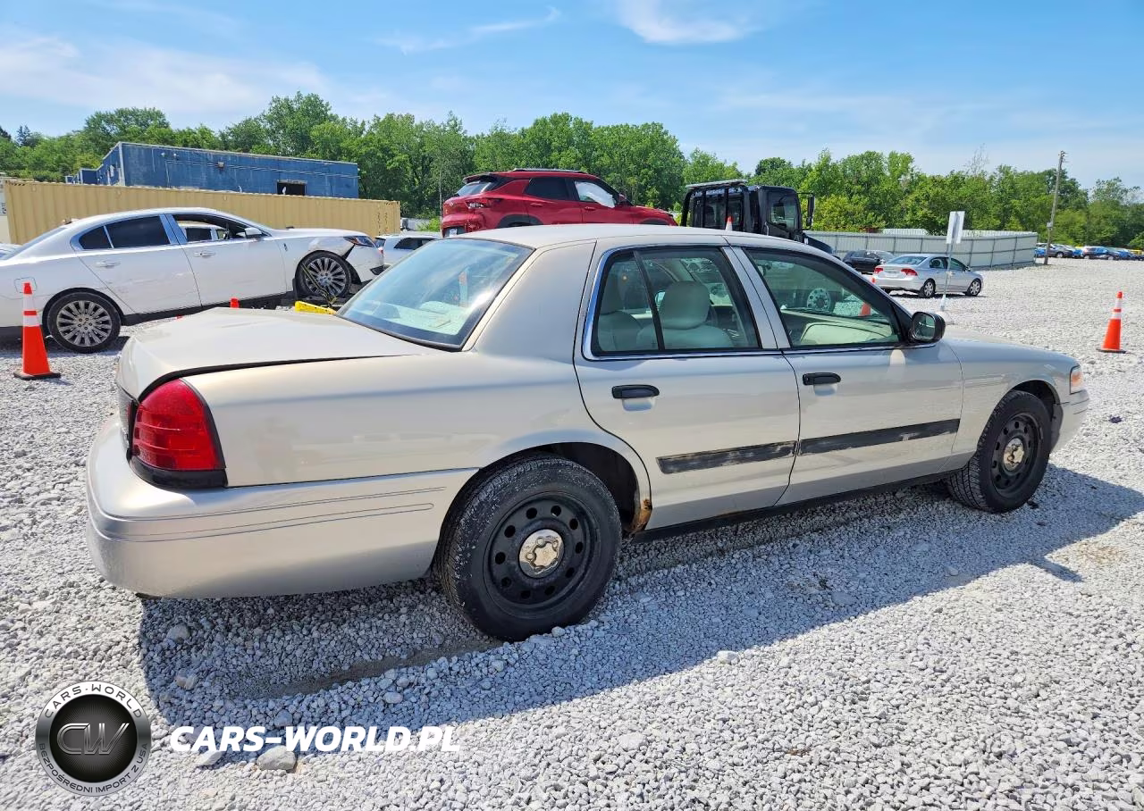 2009 Ford Crown Victoria Police Interceptor VIN:2FAHP71V19X142928 - 3