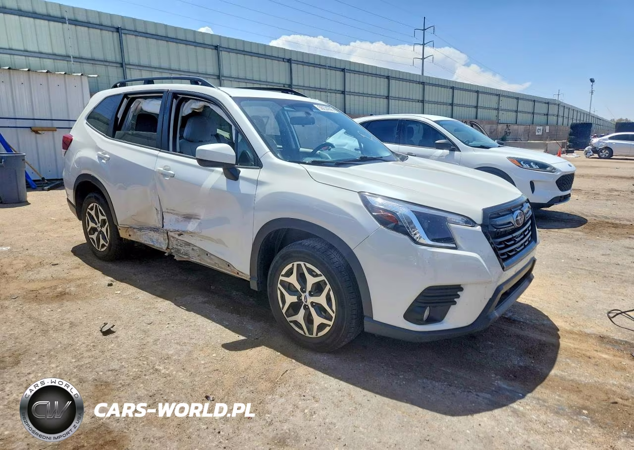 2022 Subaru Forester Premium VIN:JF2SKADC7NH444743 - 4