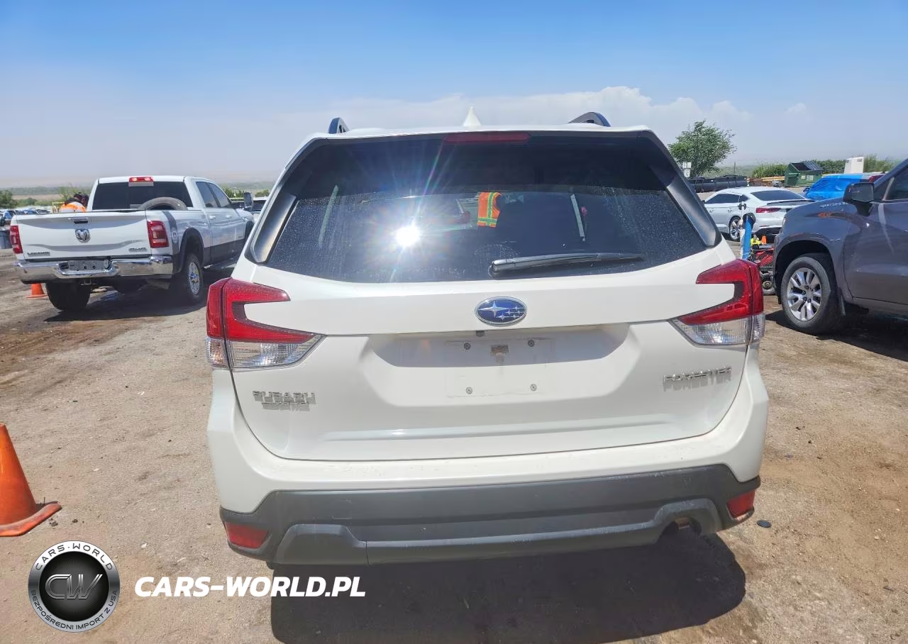 2022 Subaru Forester Premium VIN:JF2SKADC7NH444743 - 6