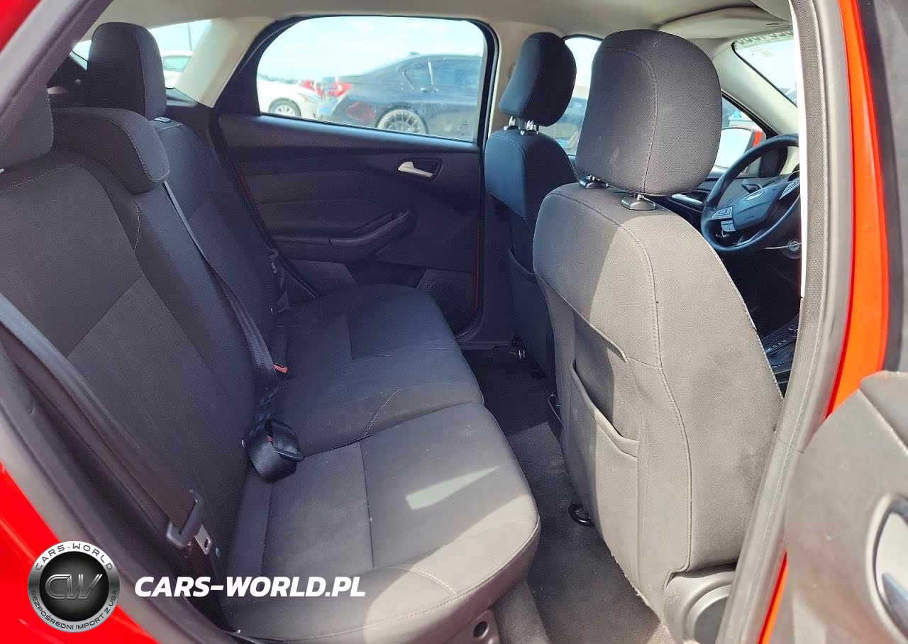2016 Ford Focus Se VIN:1FADP3K23GL276698 - 10