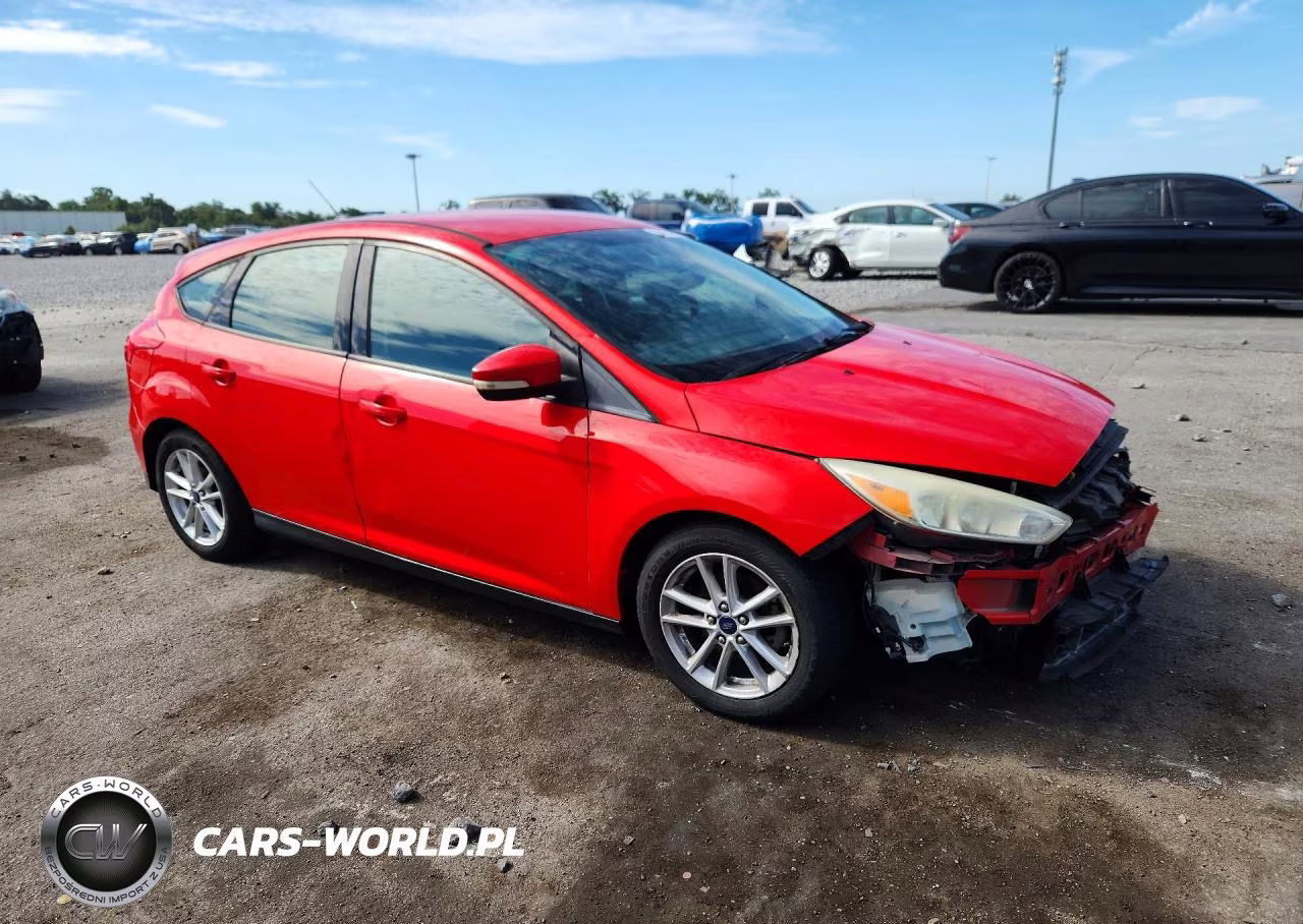 2016 Ford Focus Se VIN:1FADP3K23GL276698 - 4