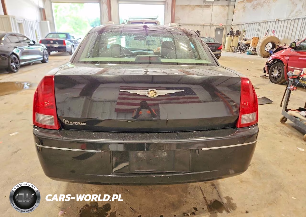 2007 Chrysler 300 Touring VIN:2C3KA53G37H745637 - 6