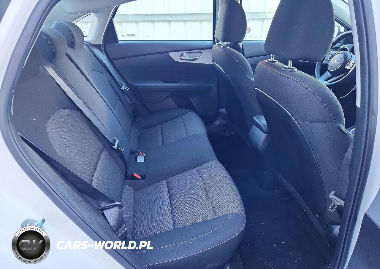 2024 Kia Forte Lxs VIN:3KPF24AD1RE757958 - 10