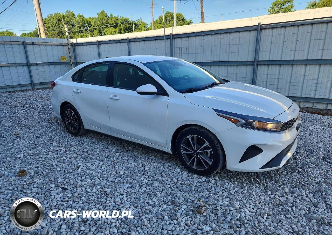 2024 Kia Forte Lxs VIN:3KPF24AD1RE757958 - 4