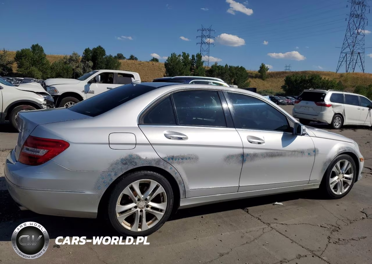 2013 Mercedes-Benz C 300 4Matic VIN:WDDGF8AB2DR281060 - 3
