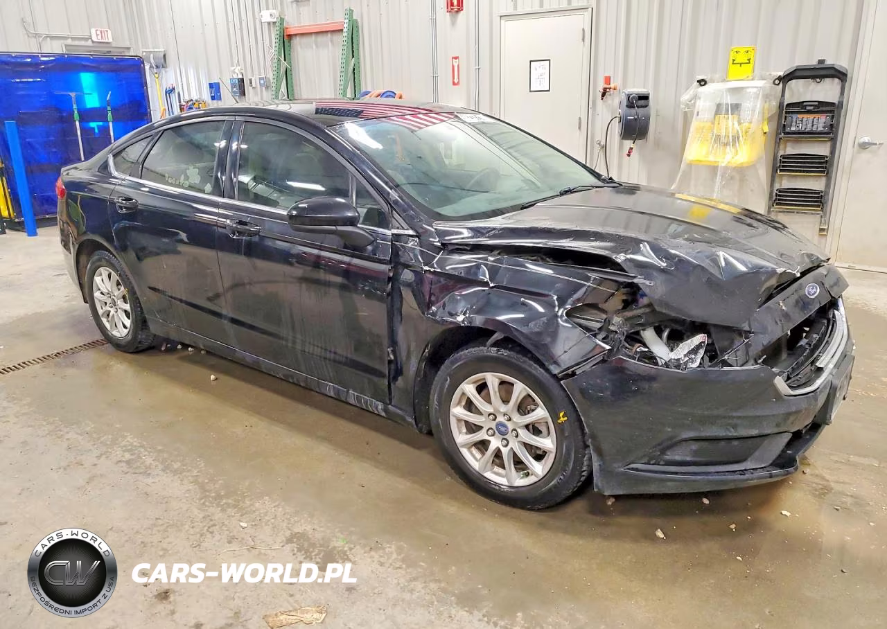 2018 Ford Fusion S VIN:3FA6P0G75JR237857 - 4