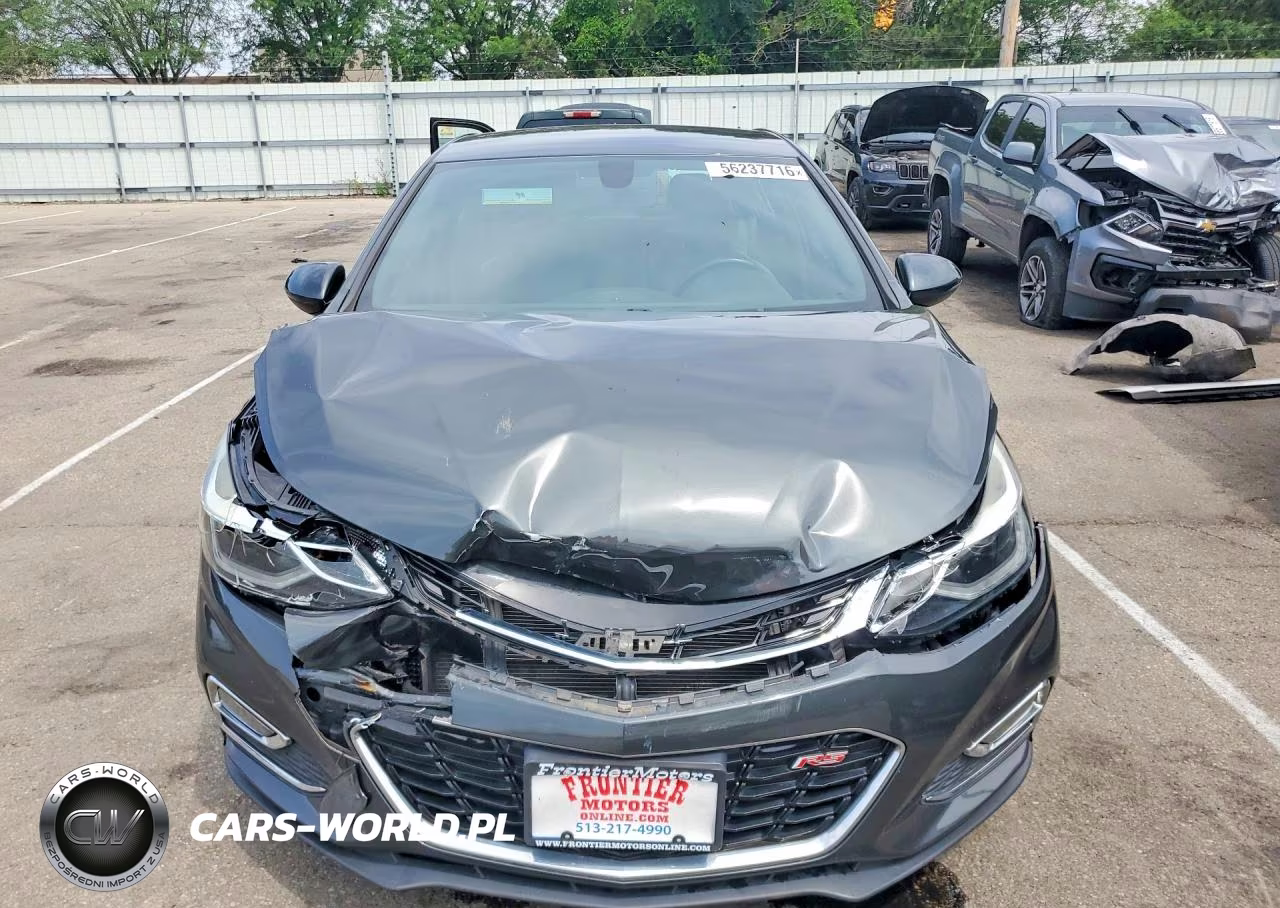 2018 Chevrolet Cruze Premier VIN:3G1BF6SM0JS601874 - 5