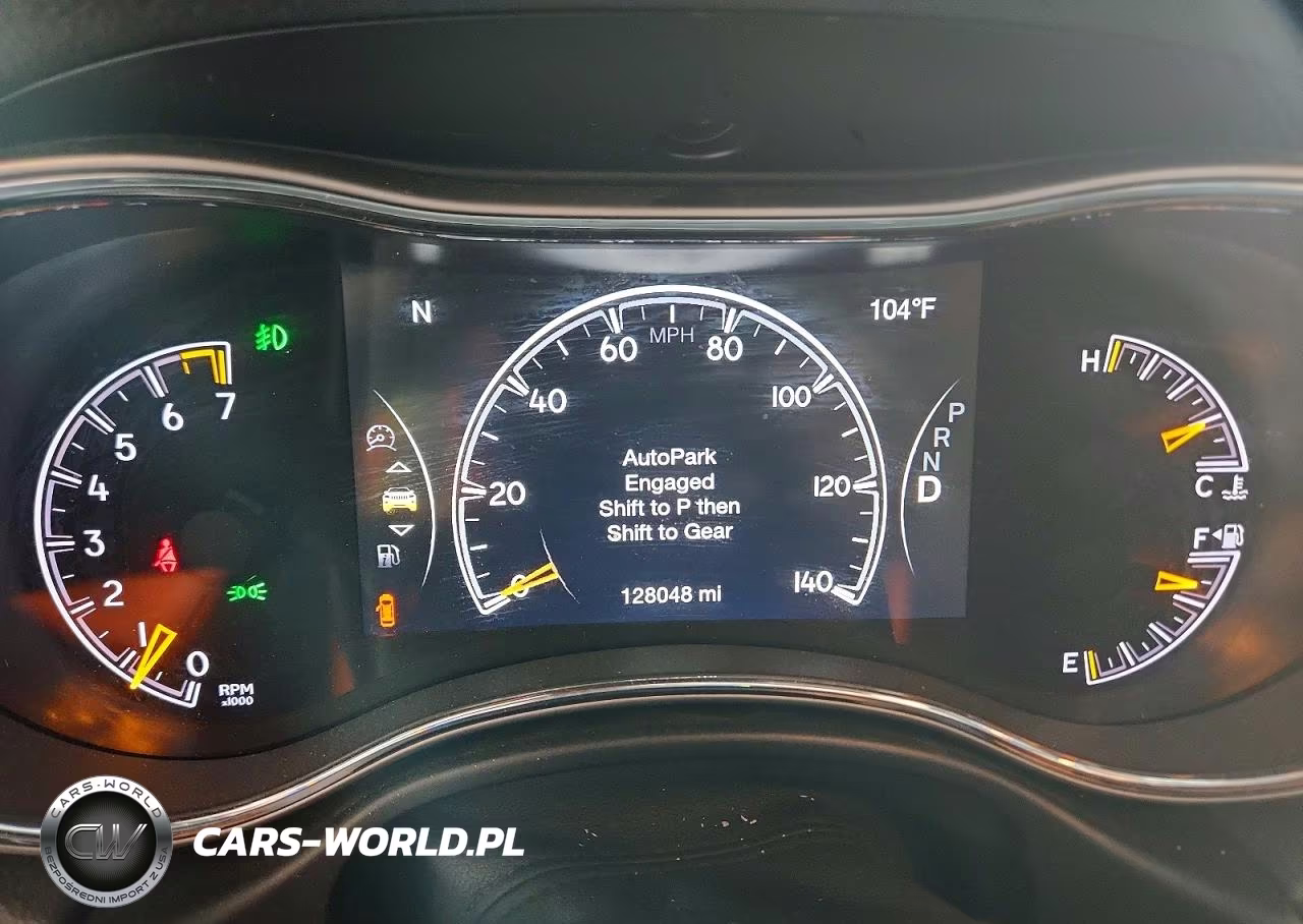 2019 Jeep Grand Cherokee Laredo VIN:1C4RJEAGXKC572675 - 9