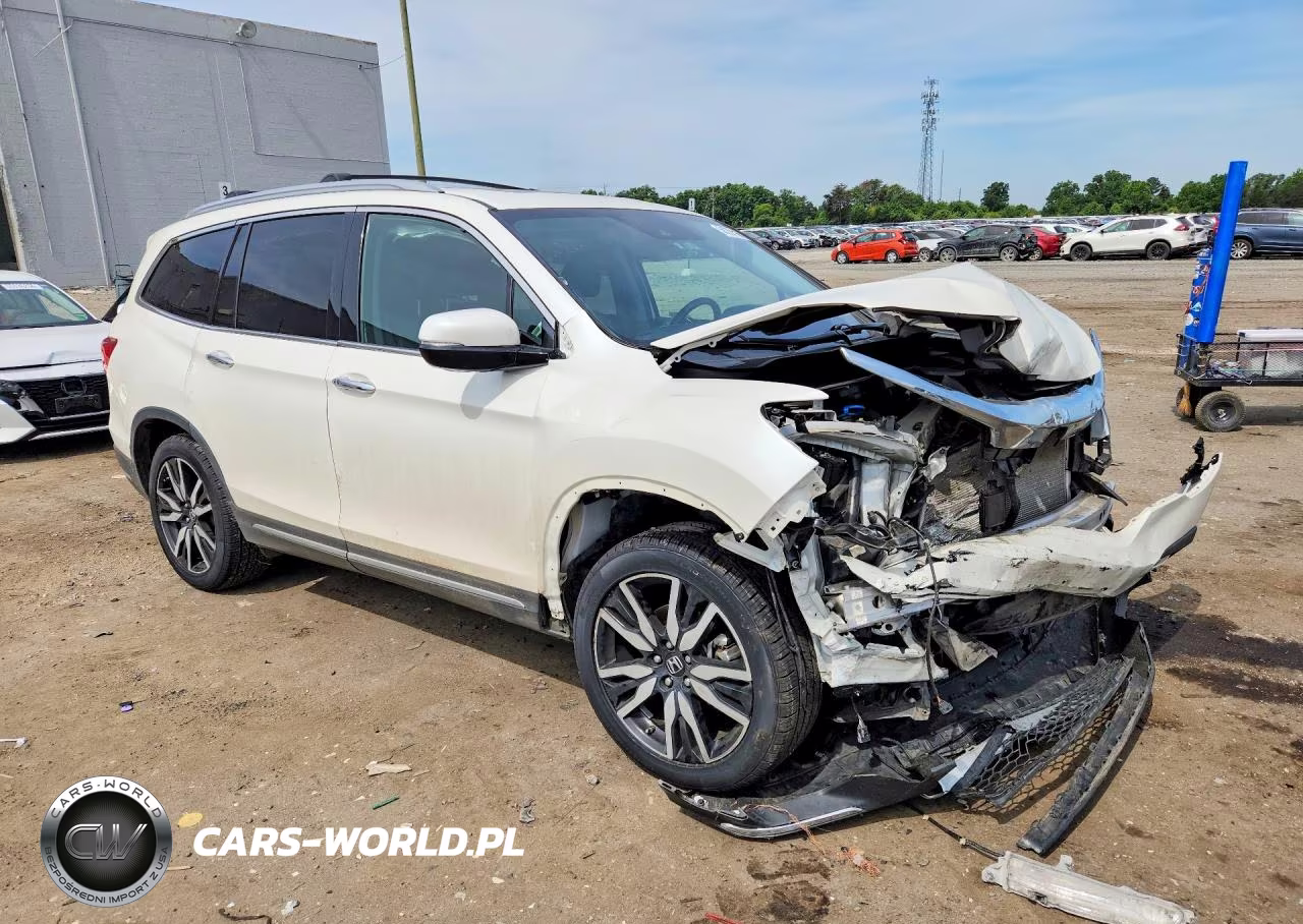 2019 Honda Pilot Touring VIN:5FNYF6H9XKB073209 - 4