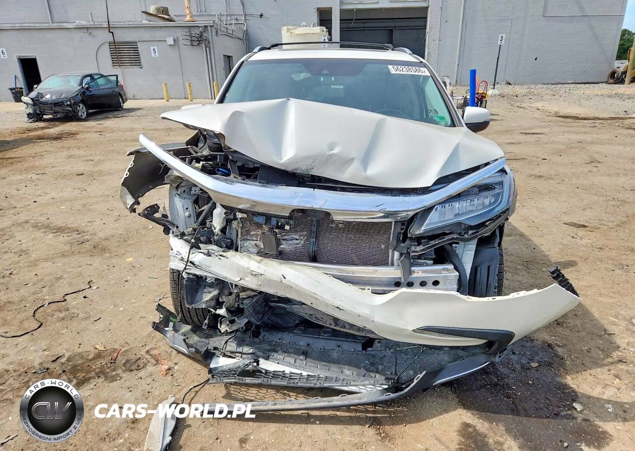 2019 Honda Pilot Touring VIN:5FNYF6H9XKB073209 - 5