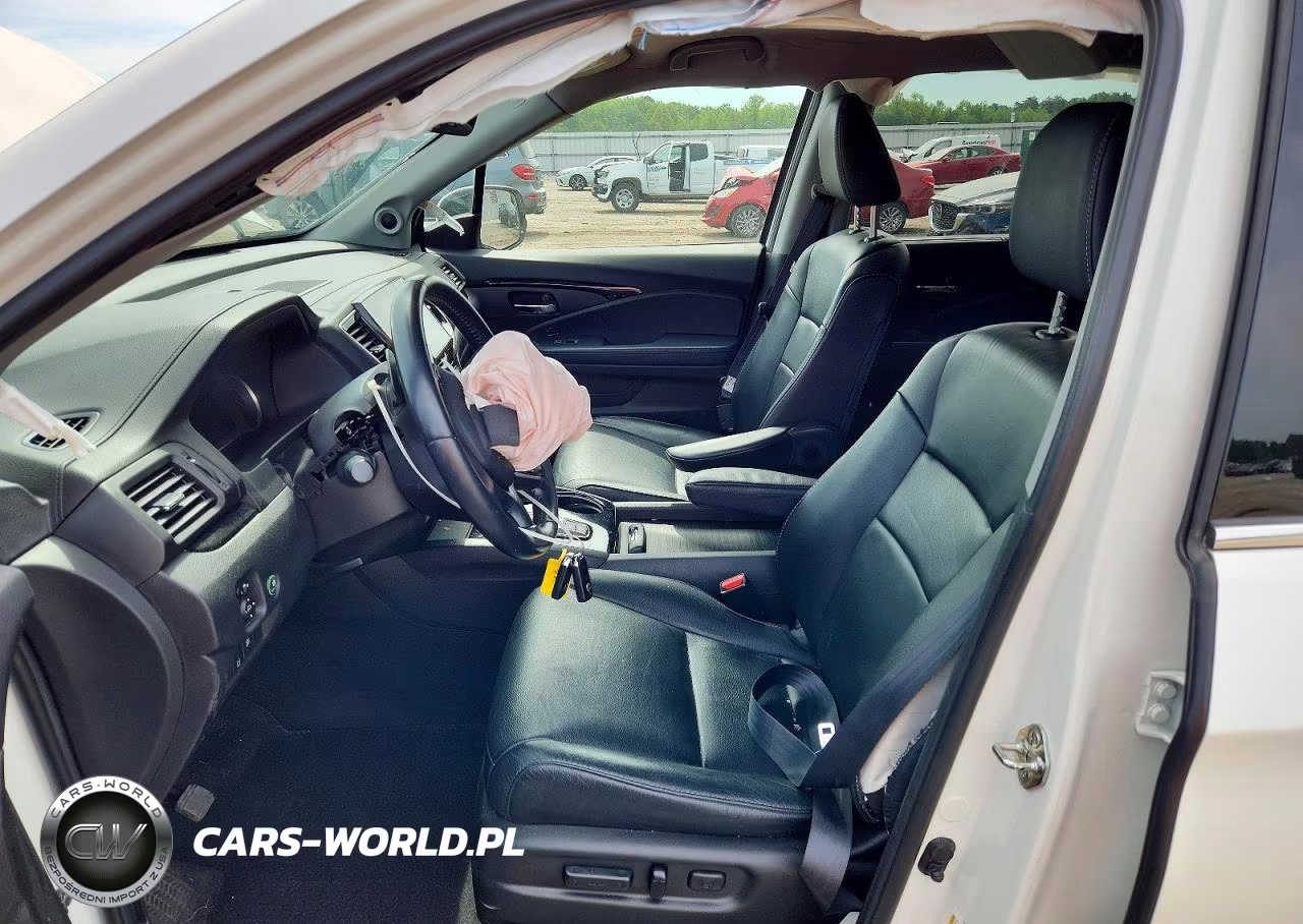 2019 Honda Pilot Touring VIN:5FNYF6H9XKB073209 - 7