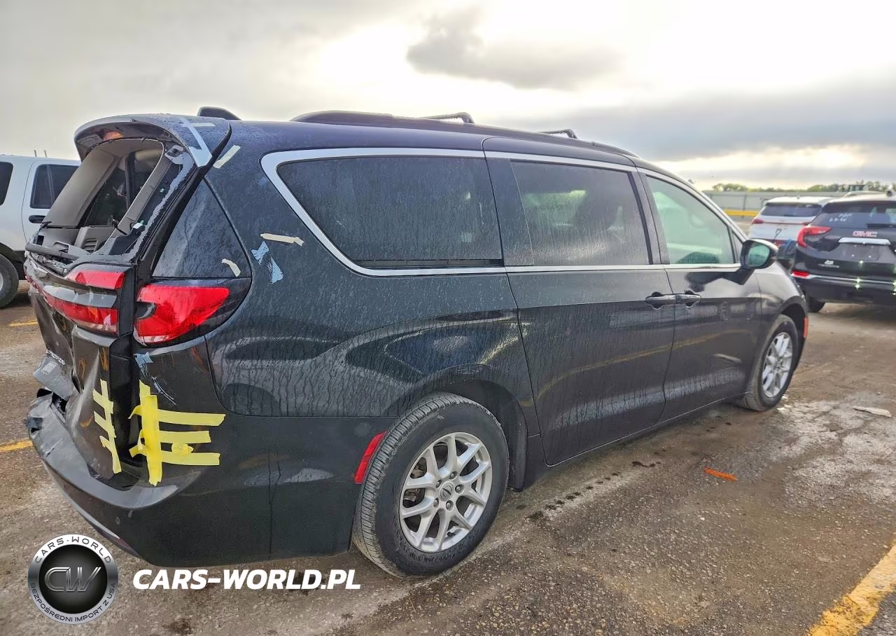 2022 Chrysler Pacifica Touring L VIN:2C4RC1BG2NR147383 - 3