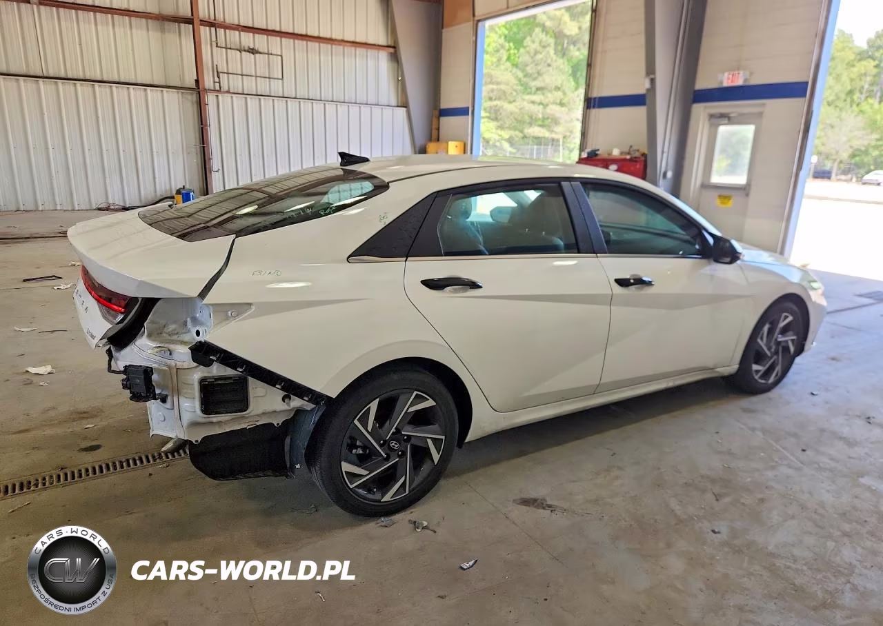 2025 Hyundai Elantra Limited VIN:KMHLP4DG0SU085999 - 3