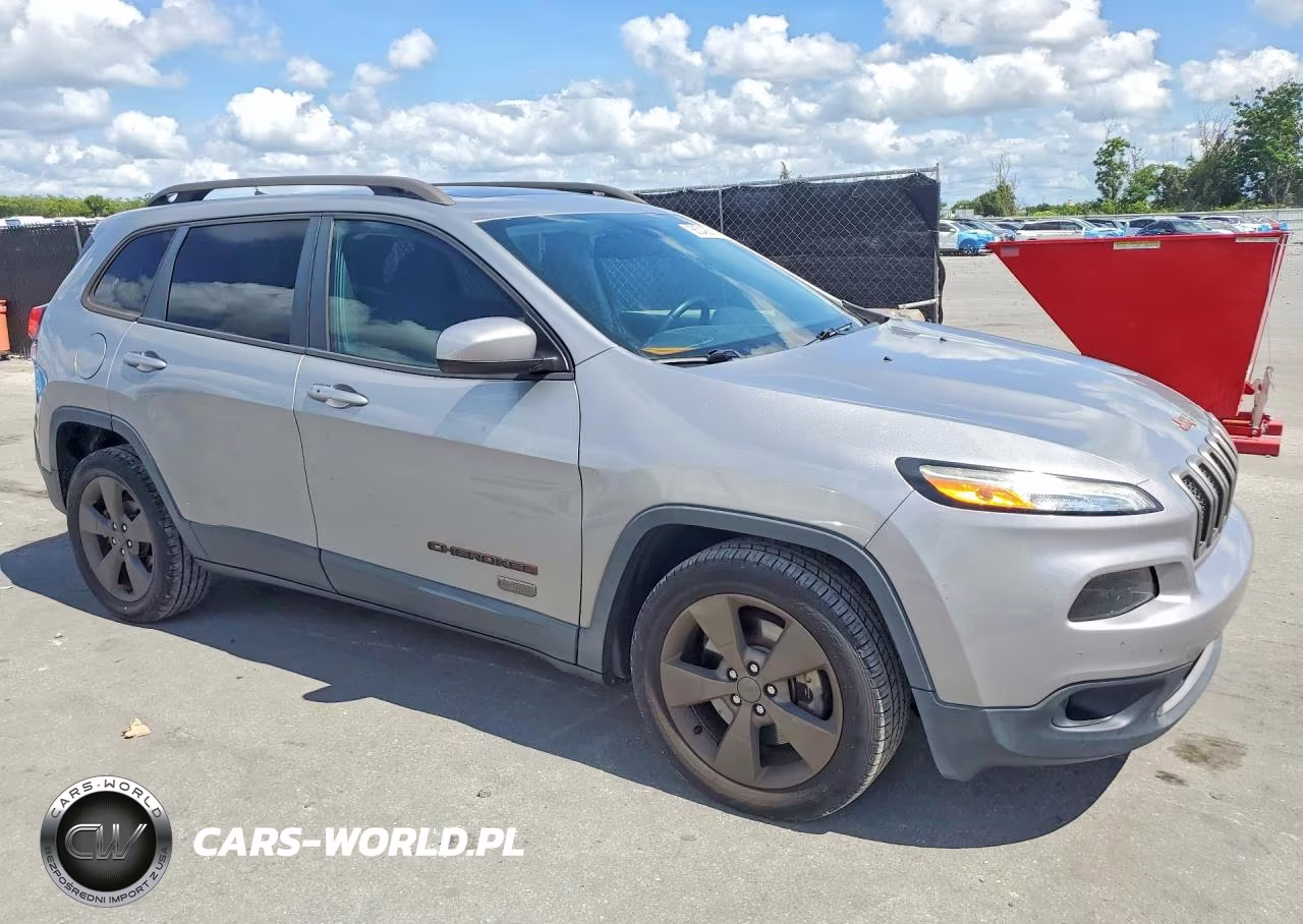 2016 Jeep Cherokee Latitude VIN:1C4PJLCB9GW324453 - 4