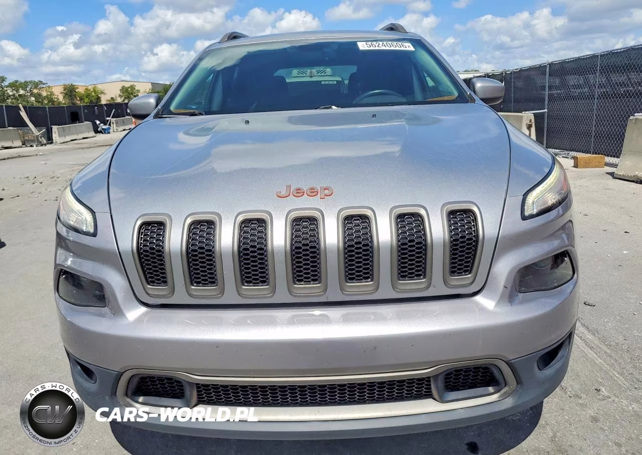 2016 Jeep Cherokee Latitude VIN:1C4PJLCB9GW324453 - 5
