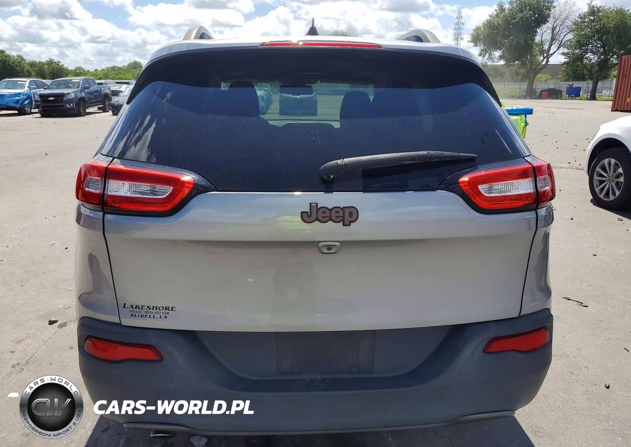 2016 Jeep Cherokee Latitude VIN:1C4PJLCB9GW324453 - 6