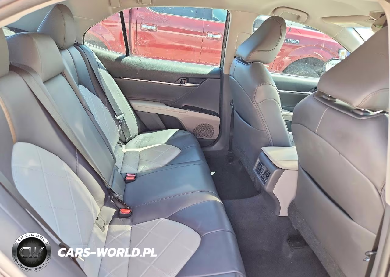 2018 Toyota Camry Hybrid Xle VIN:4T1B21HK4JU008798 - 10