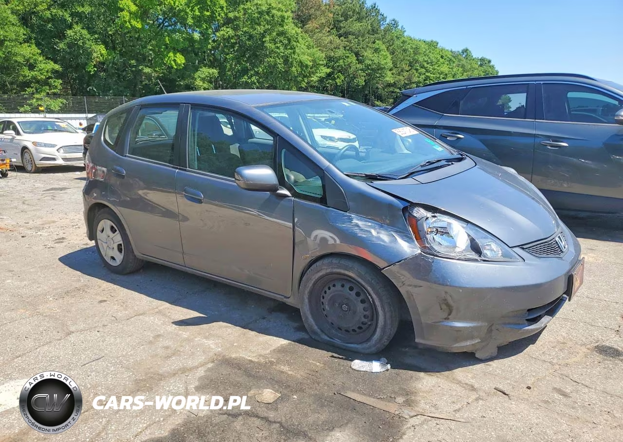 2013 Honda Fit VIN:JHMGE8H35DC065569 - 4