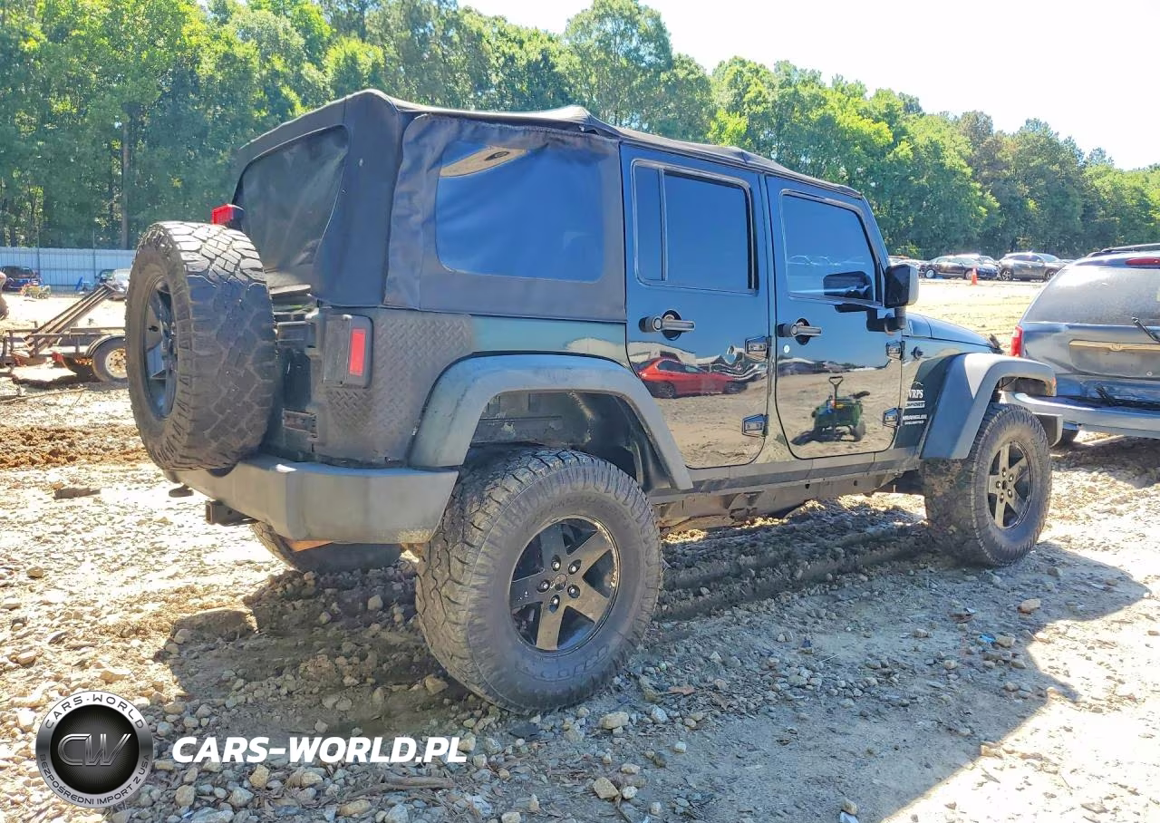 2010 Jeep Wrangler Unlimited Sport VIN:1J4BA3H17AL202364 - 3