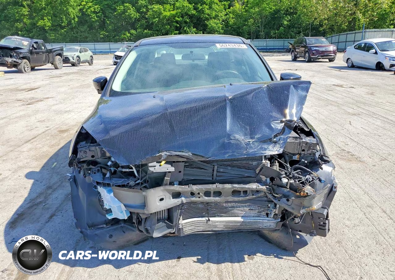 2018 Ford Focus Se VIN:1FADP3FE4JL309977 - 5
