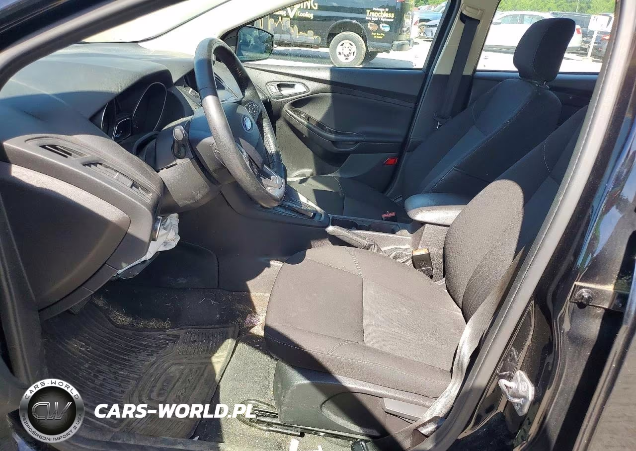 2018 Ford Focus Se VIN:1FADP3FE4JL309977 - 7