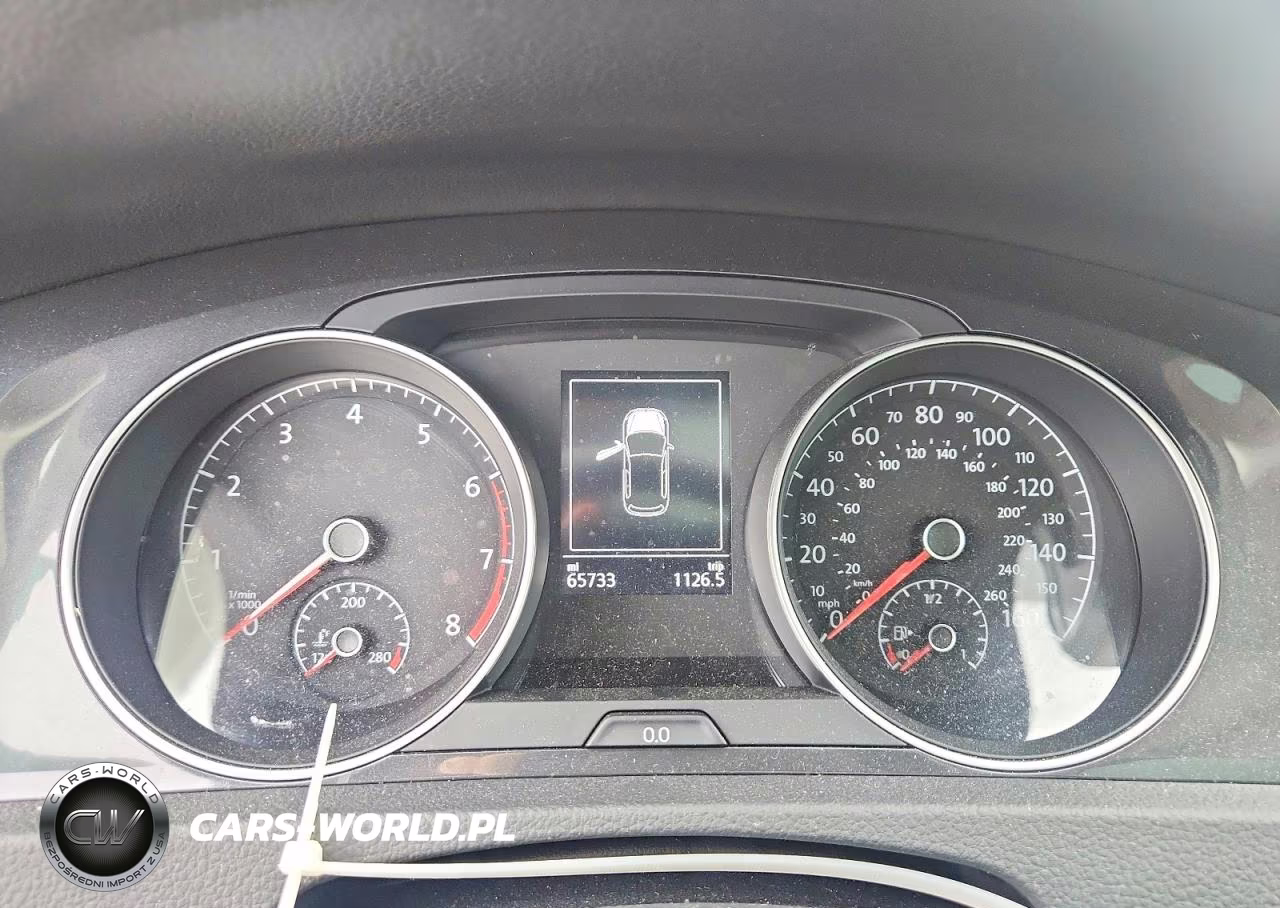 2018 Volkswagen Golf S VIN:3VWG17AUXJM254770 - 9