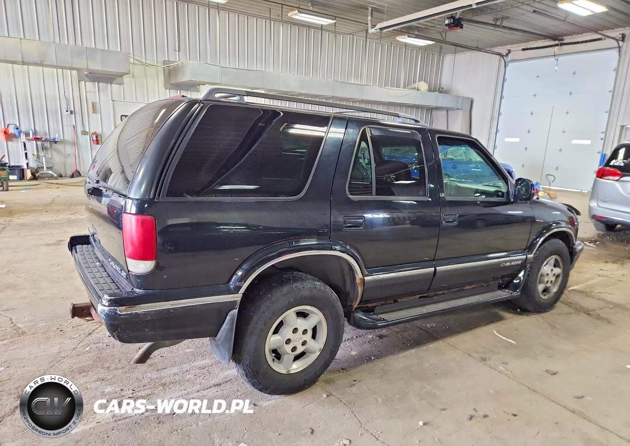 1997 Chevrolet Blazer VIN:1GNDT13WXV2107042 - 3