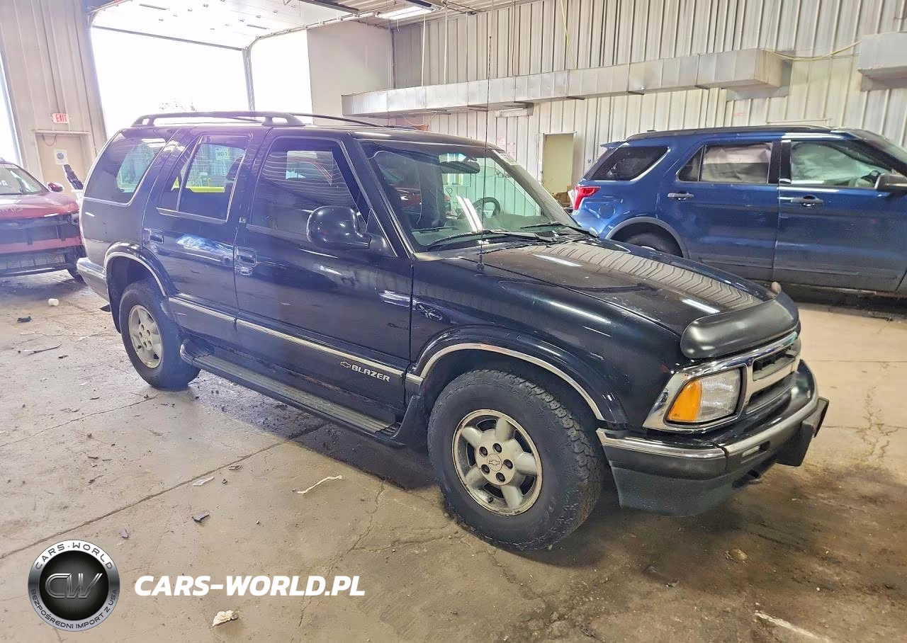 1997 Chevrolet Blazer VIN:1GNDT13WXV2107042 - 4