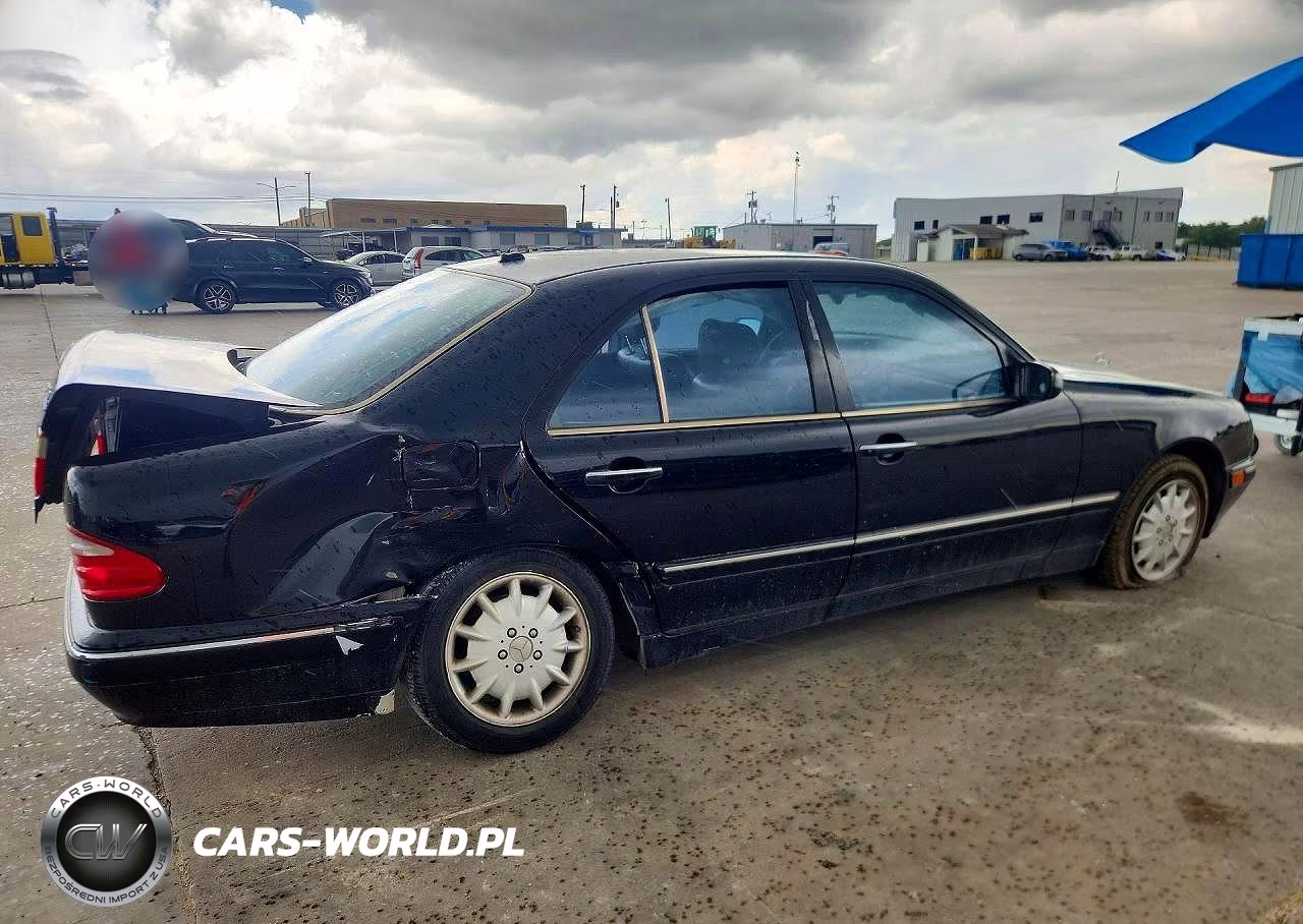 2000 Mercedes-Benz E 320 VIN:WDBJF65J4YB061311 - 3