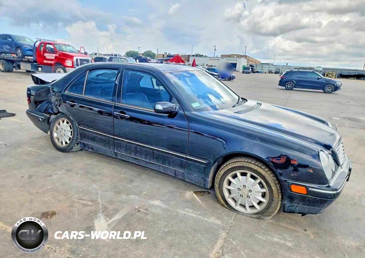 2000 Mercedes-Benz E 320 VIN:WDBJF65J4YB061311 - 4