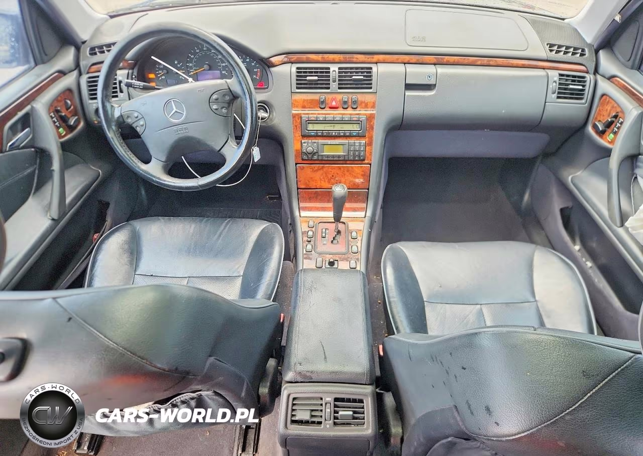 2000 Mercedes-Benz E 320 VIN:WDBJF65J4YB061311 - 8